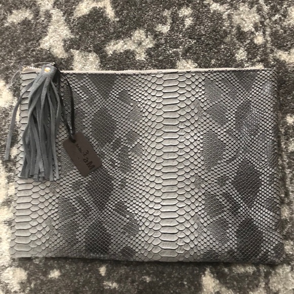 Grey Snakeskin Look Clutch Handbag Purse w Tassel NWT - Picture 2 of 9